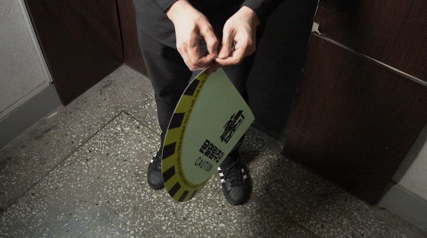 문열림_주의_스티커